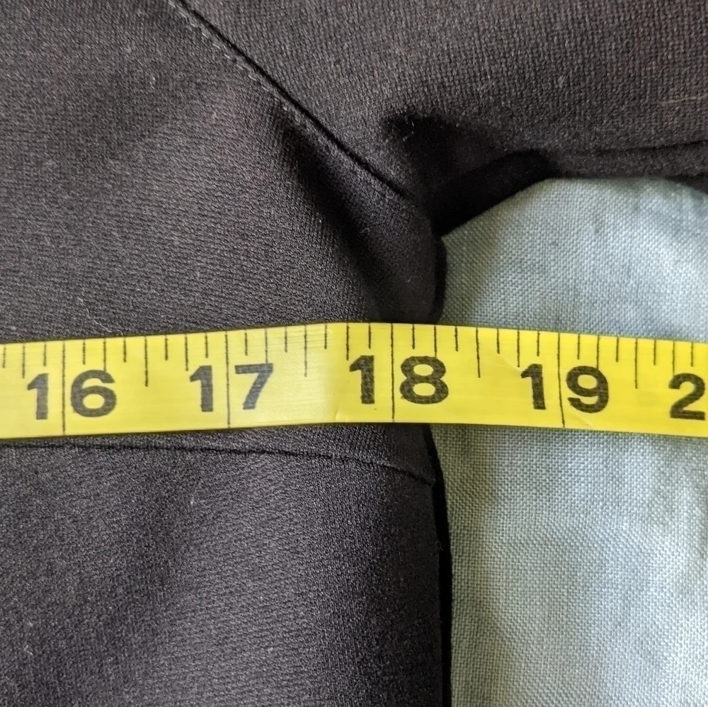 AKRIS Ponte Zip Fitted Black Sweater Top M Knit Minimalist Fine Gauge Designer - Picture 11 of 14